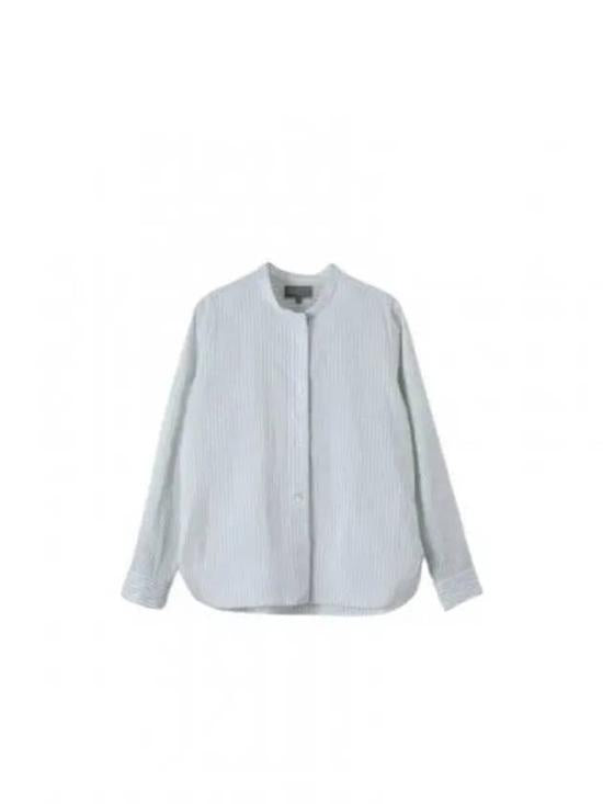 Long-Sleeved Textured White Shirt with Button-Down Front