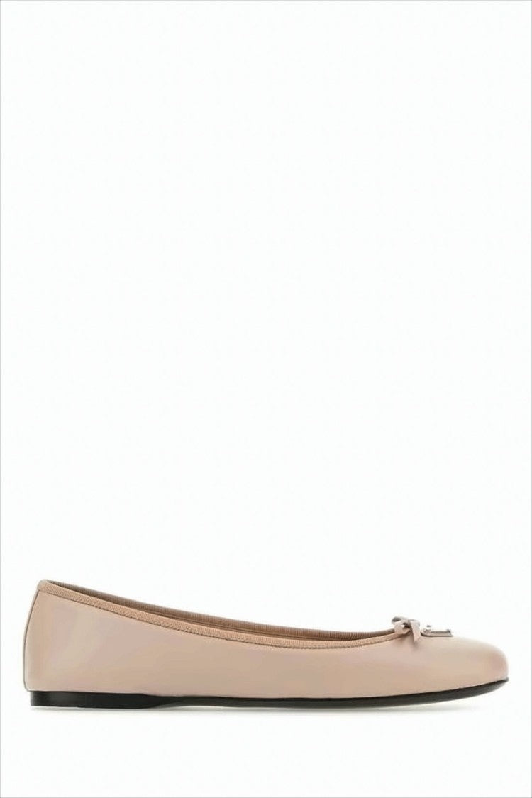 Flat Shoes with Rounded Toe and Bow Detail