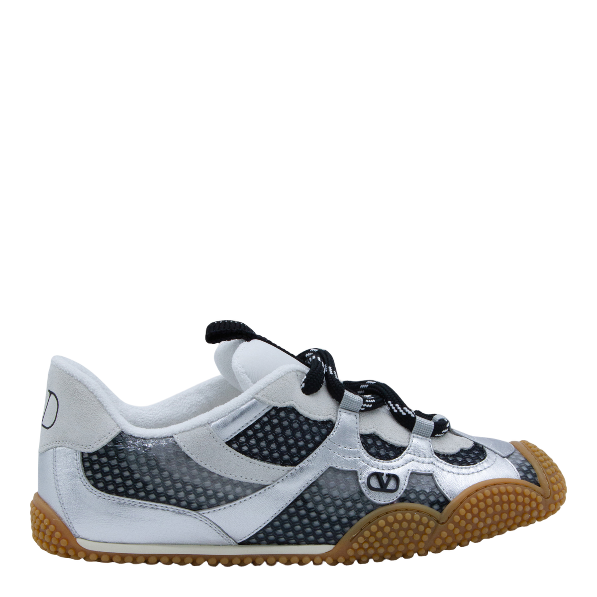 Contemporary Low-Top Sneakers with Streamlined Aesthetic