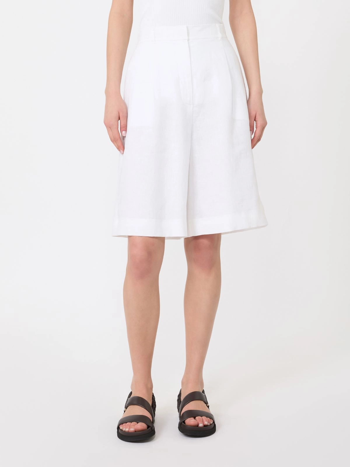 Tailored White Knee-Length Shorts with High Waist