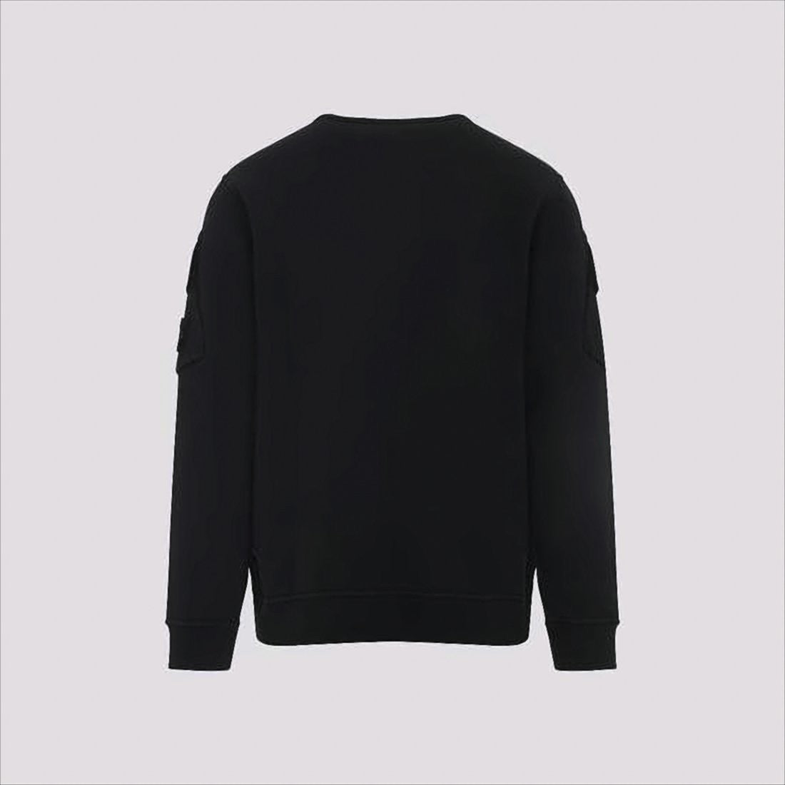 Minimalistyczna czarna bluza z długim rękawem z naszywką z logo
