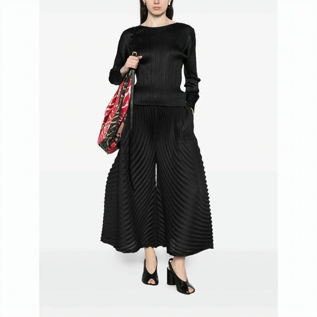 Textured Pleated Black Long-Sleeve Top