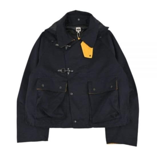Structured Black Casual Jacket with Toggle Fastening
