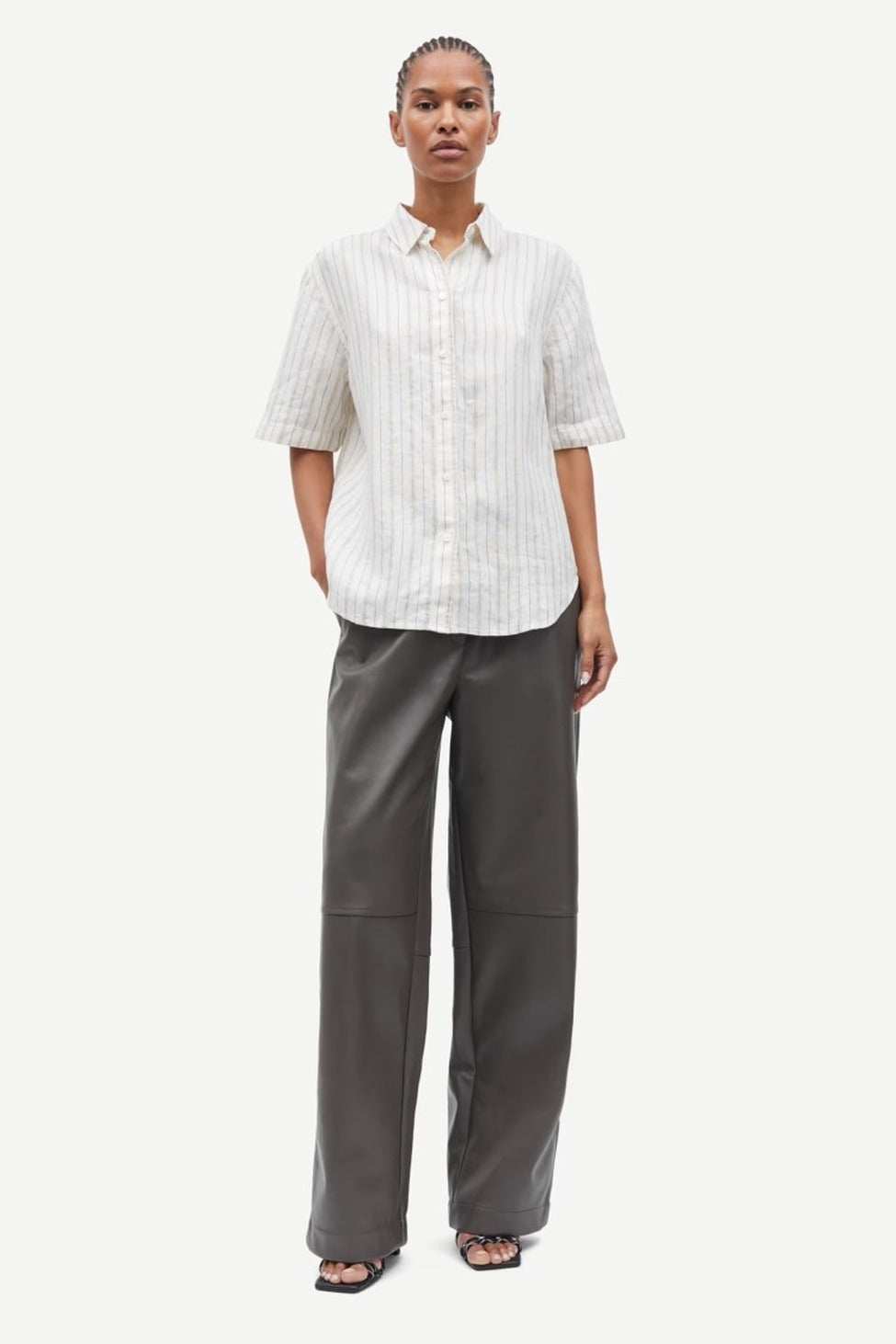 Loose Fit Grey Trousers With Elongated Leg