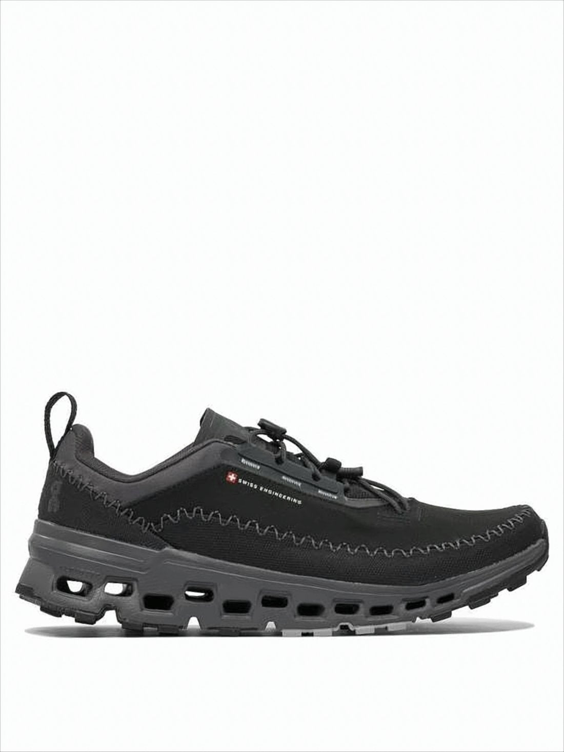 Sleek Low-Profile Sneakers with Unique Cutout Sole