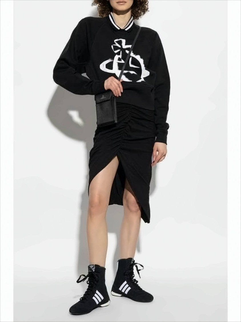 Long-Sleeved Cropped Sweatshirt with Bold Abstract Graphic