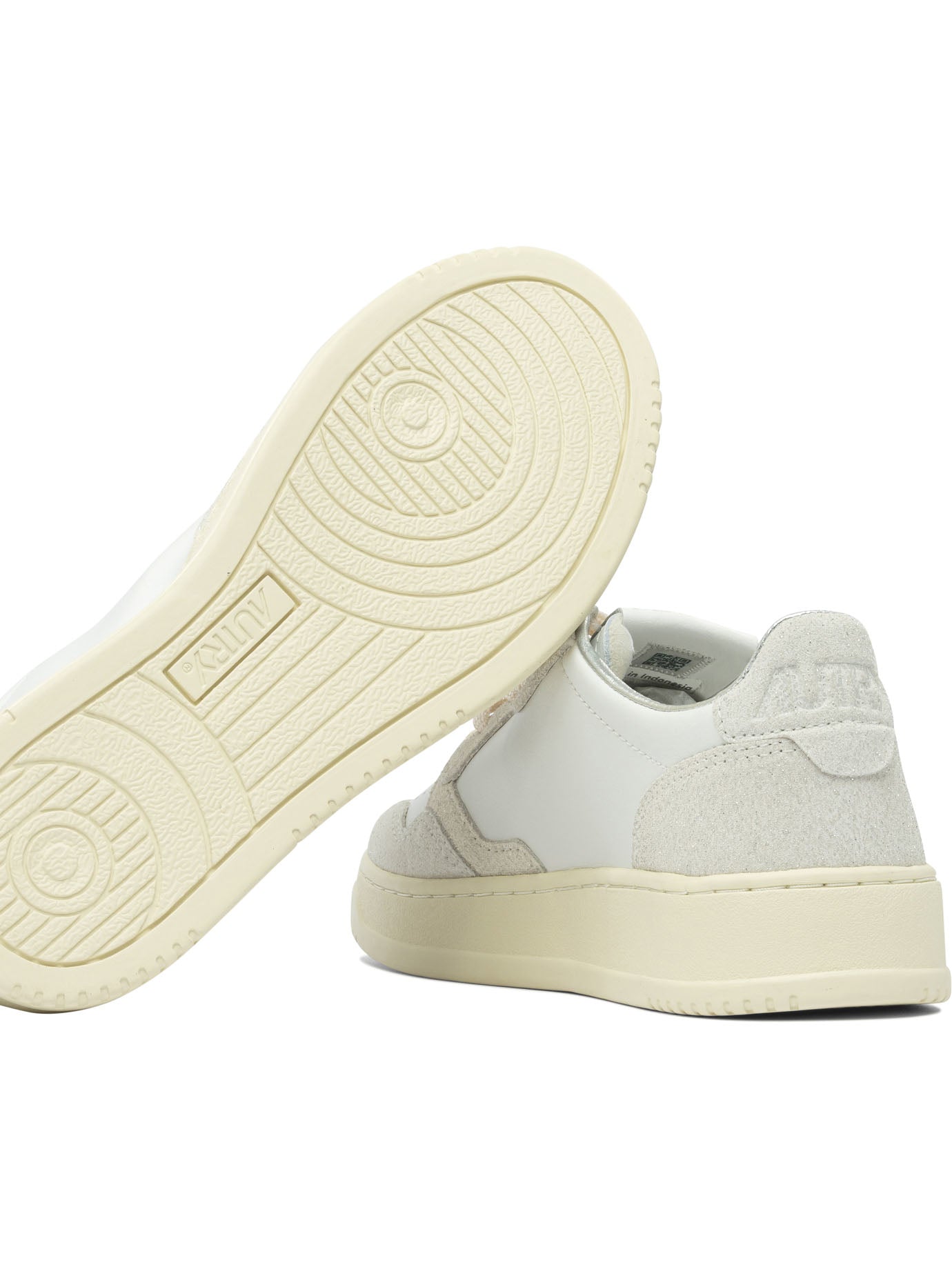 "Medalist Low" Sneakers