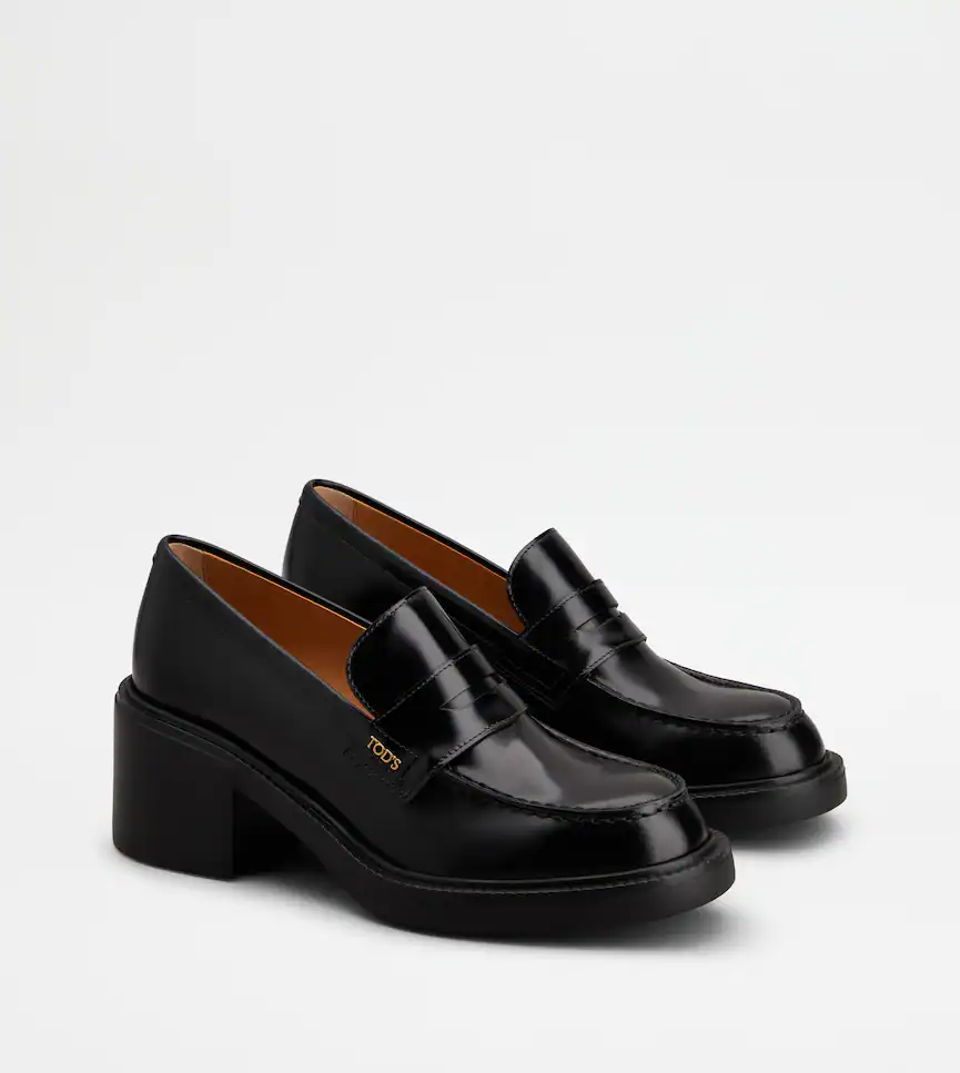 Refined Black Calfskin Loafers With Timeless Design