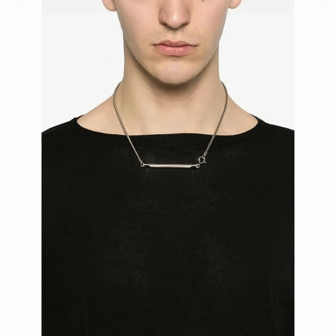 Minimalist Lightweight Black T-Shirt with Round Neckline