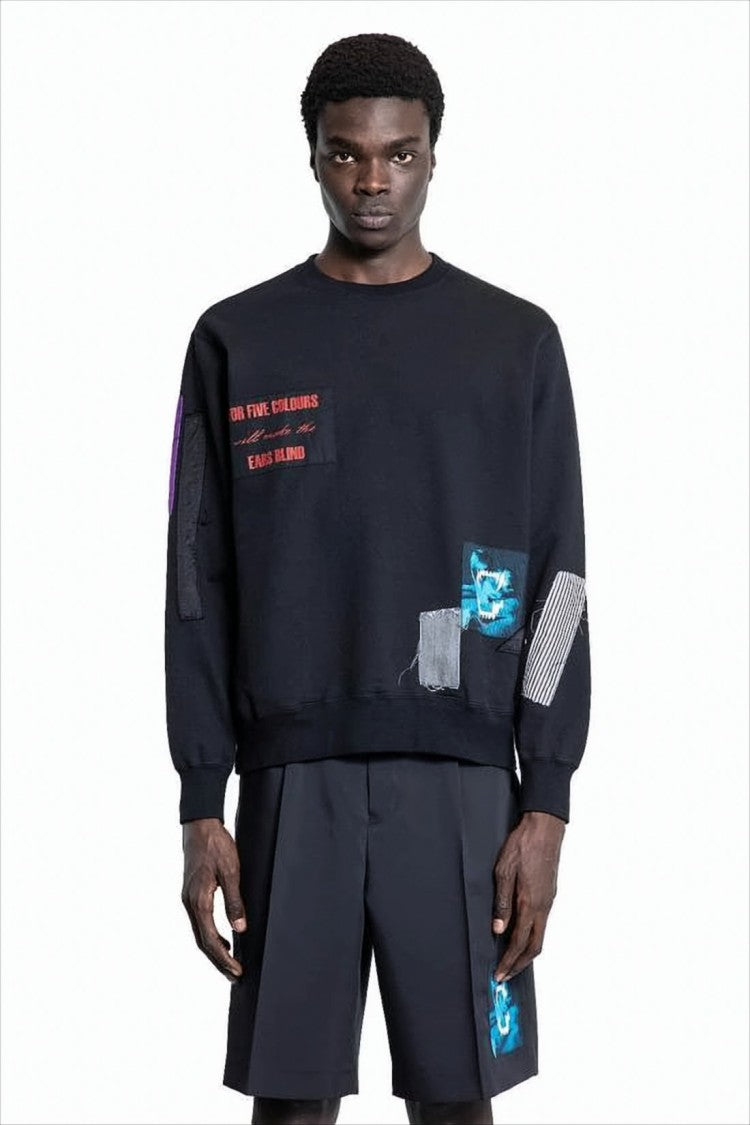 Relaxed Fit Long-Sleeve Graphic T-Shirt with Patches