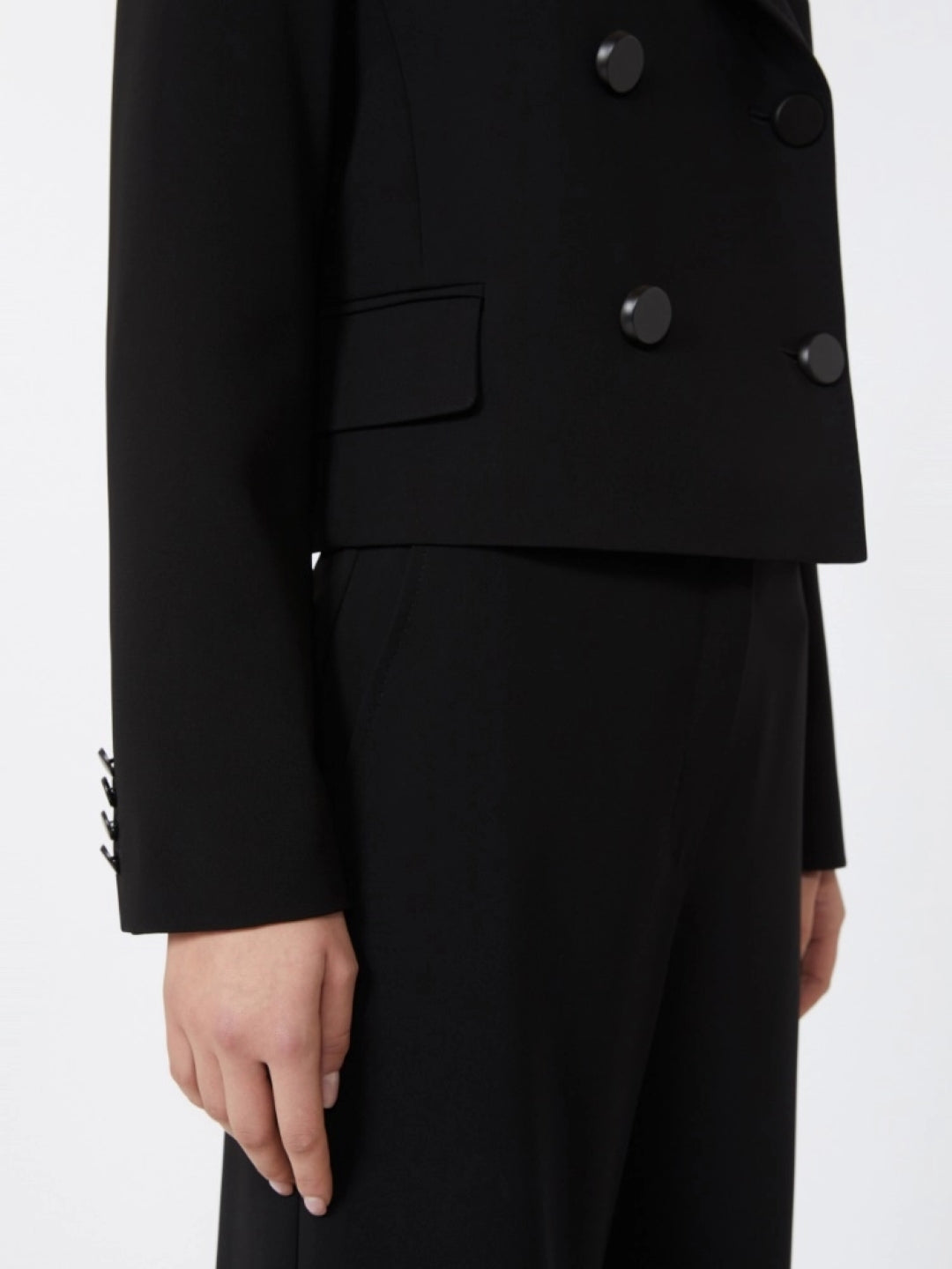 Cropped Tailored Jacket With Notched Lapel