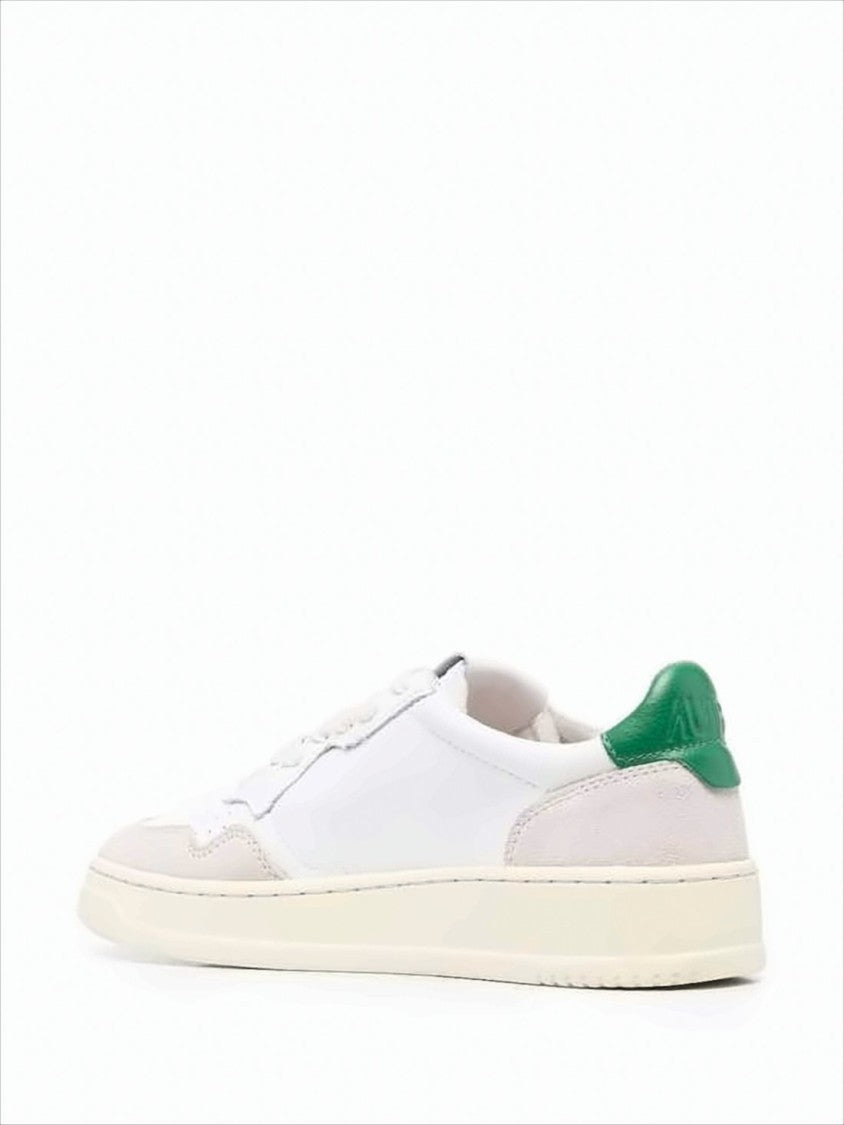 Low-Top White Leather Sneakers with Suede Detailing