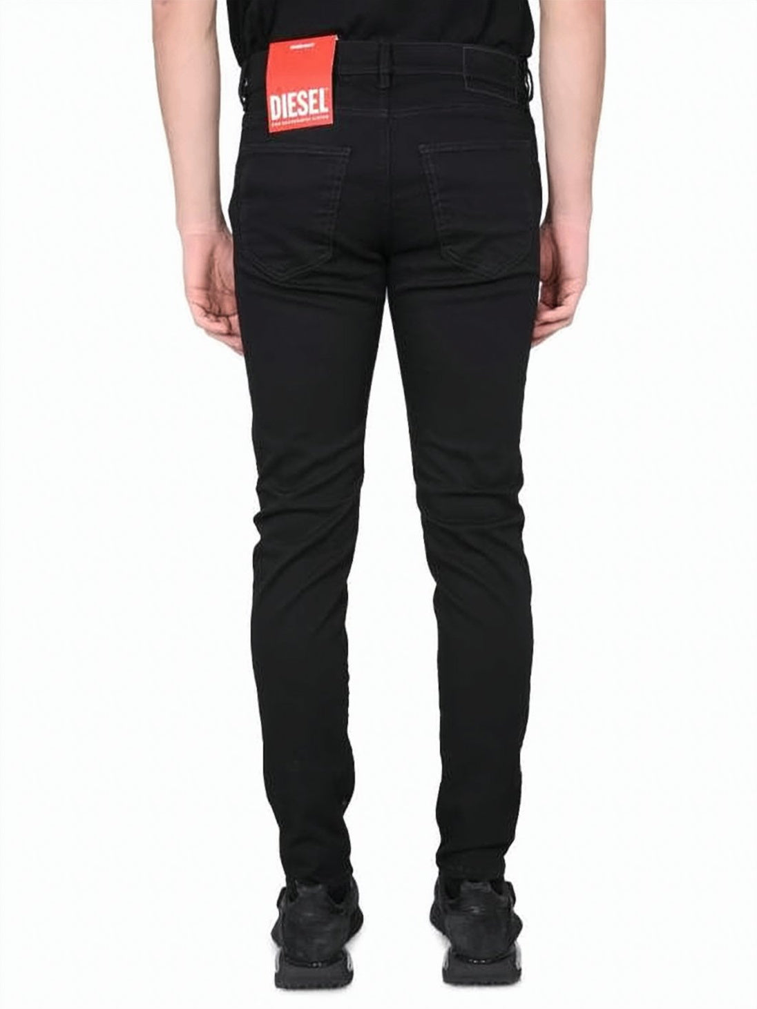 Slim-fit Jeans in Black with Tapered Ankle