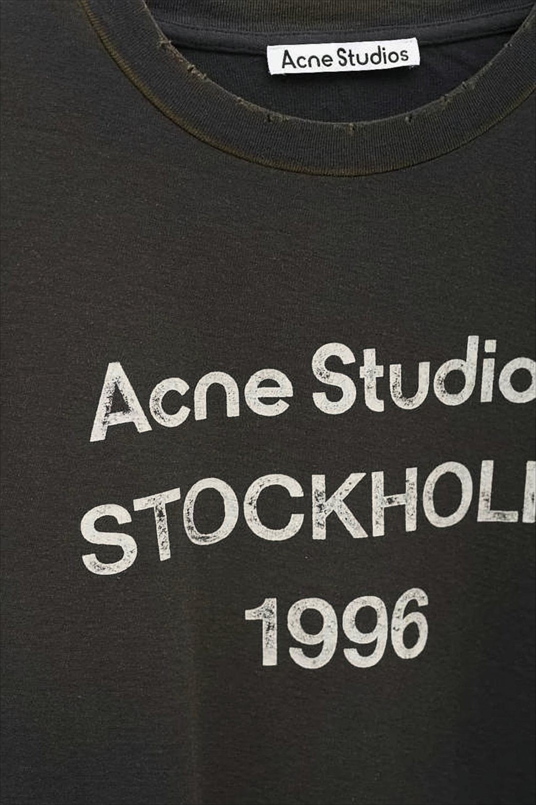 Boxy-Fit Short-Sleeved T-Shirt With Distressed Print