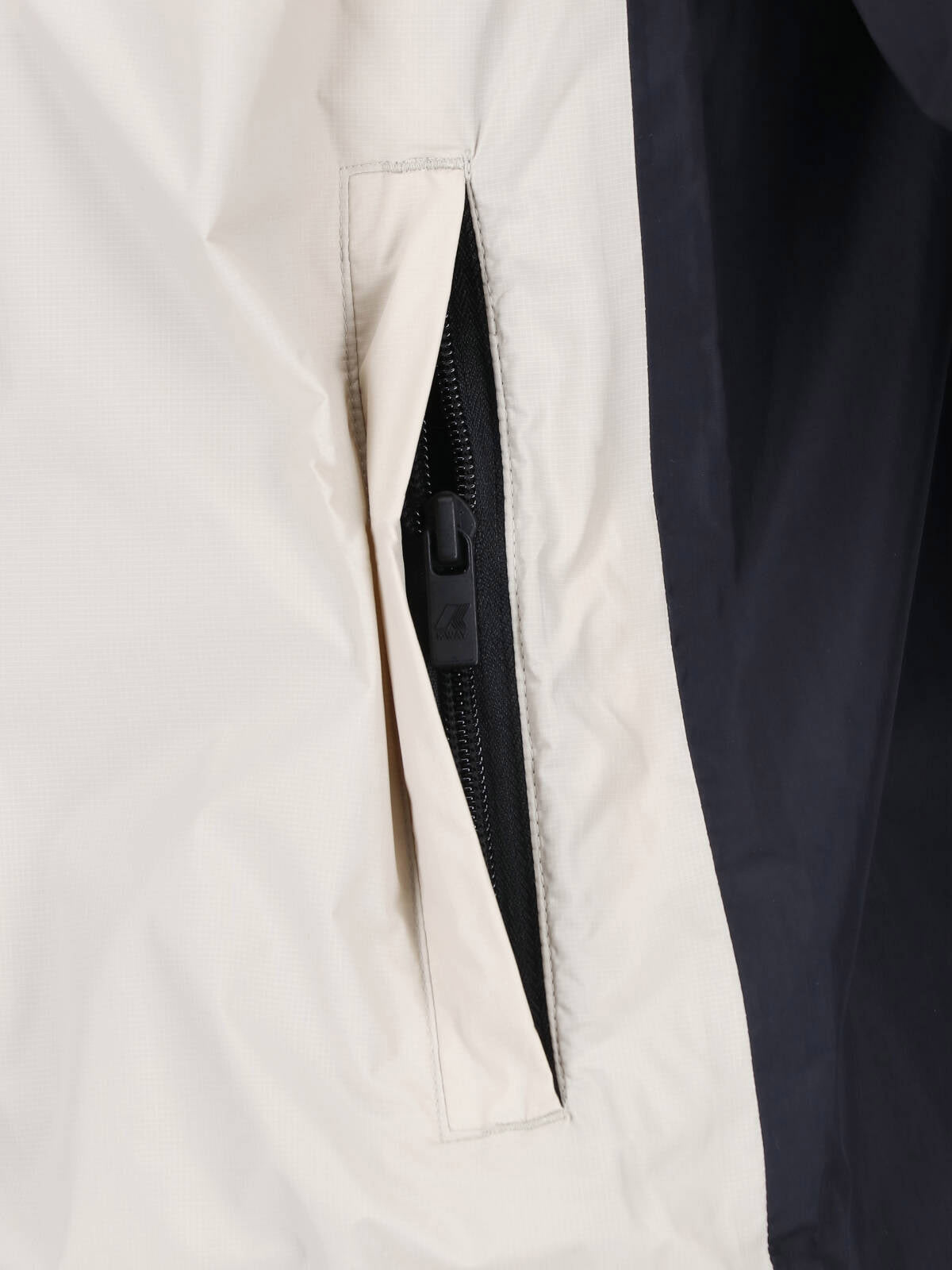 Beige/Black Two-Tone Heart Motif Jacket