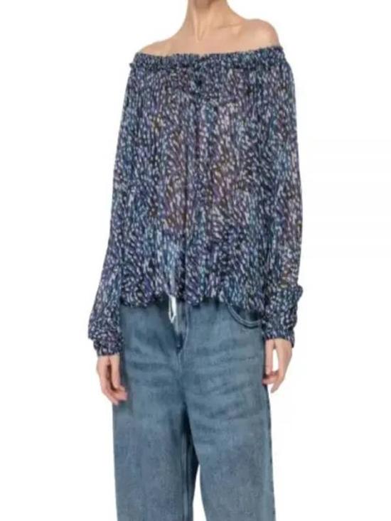 Loose-Fitting Off-the-Shoulder Tunic with Abstract Print