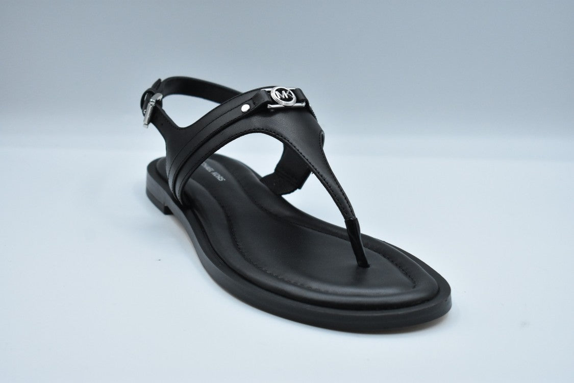Black Low Top Shoes With Thong Design