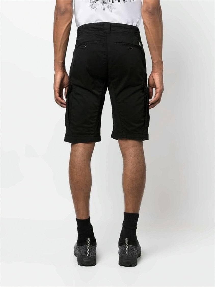Tailored Cargo Shorts with Distinctive Pocket Details