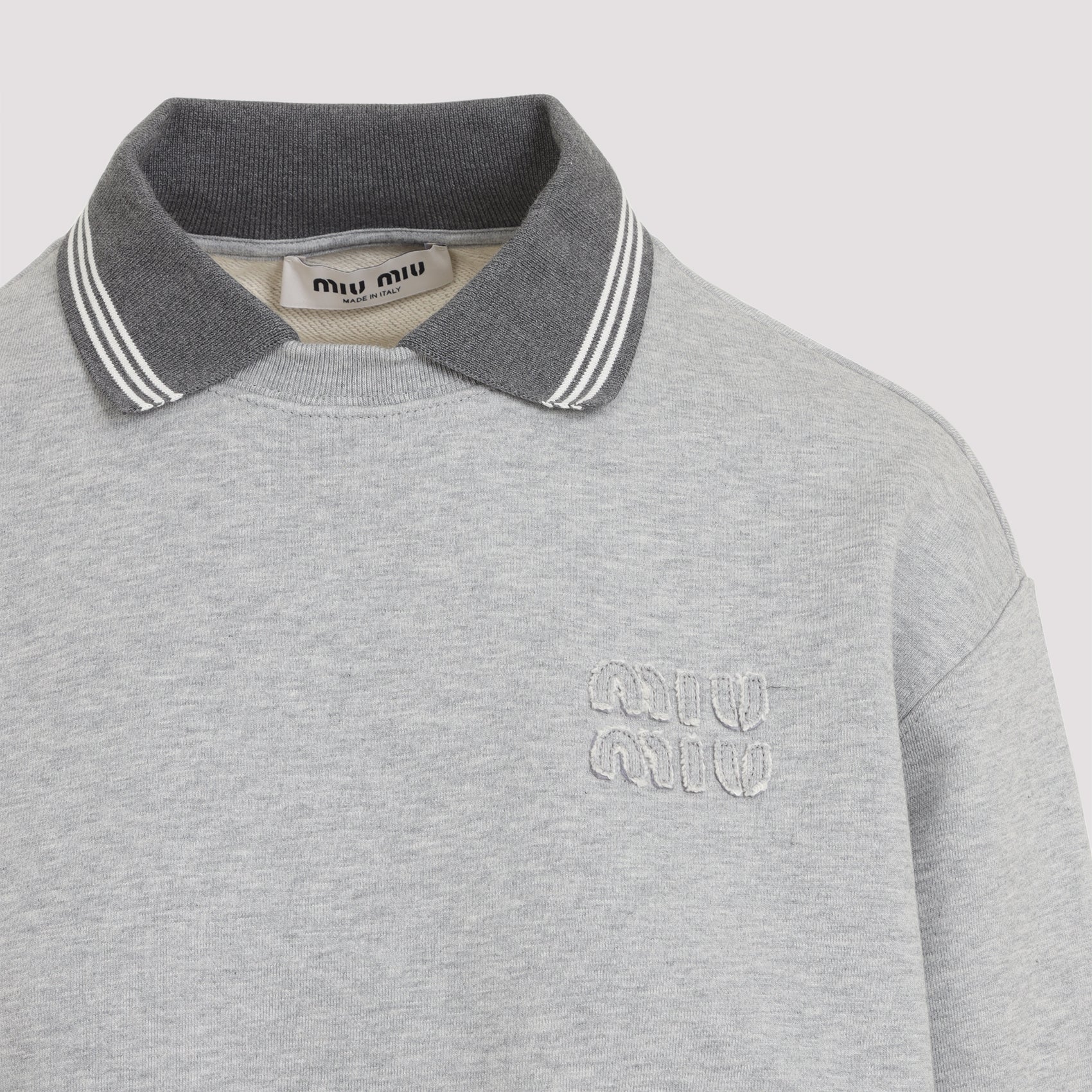 Cropped Heather Grey Sweatshirt with Contrasting Ribbed Details