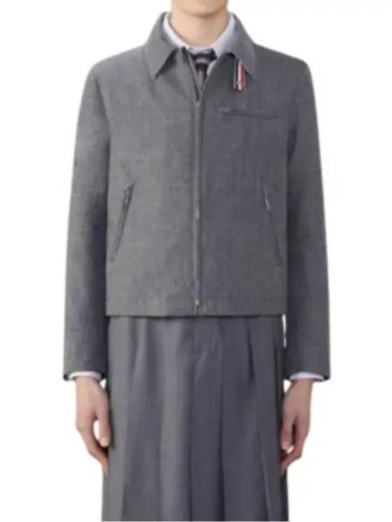 Cropped Grey Wool Jacket with Classic Collar and Refined Aesthetics