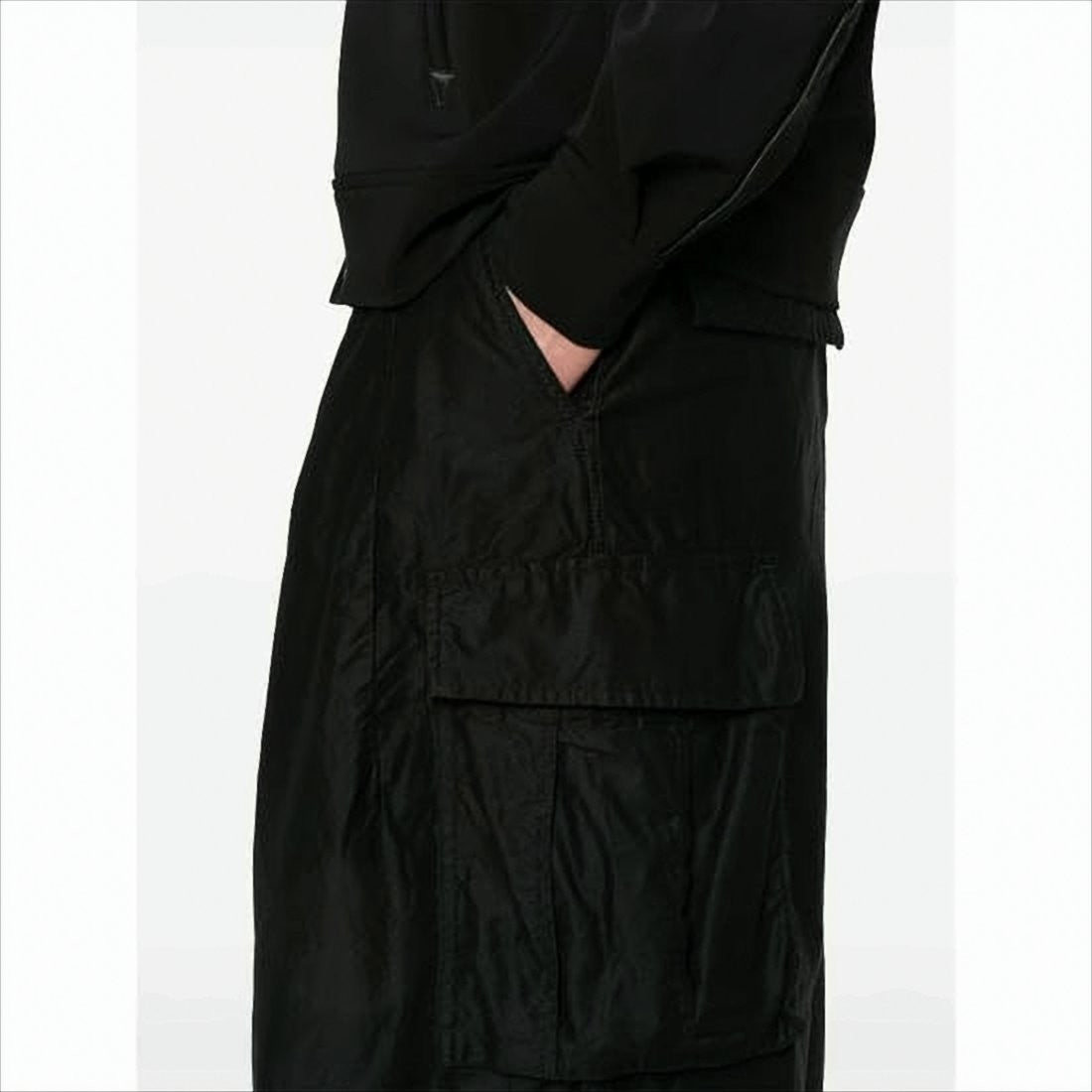 Loose Straight-Leg Pants with Cargo Pockets