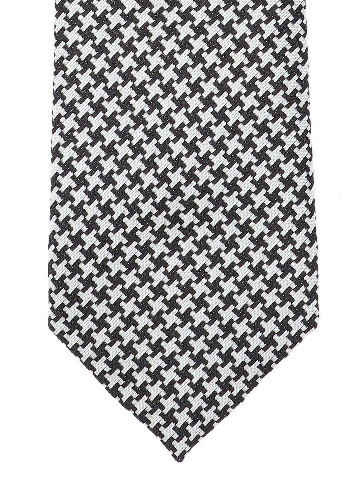 Houndstooth Pattern Necktie With Textured Fabric