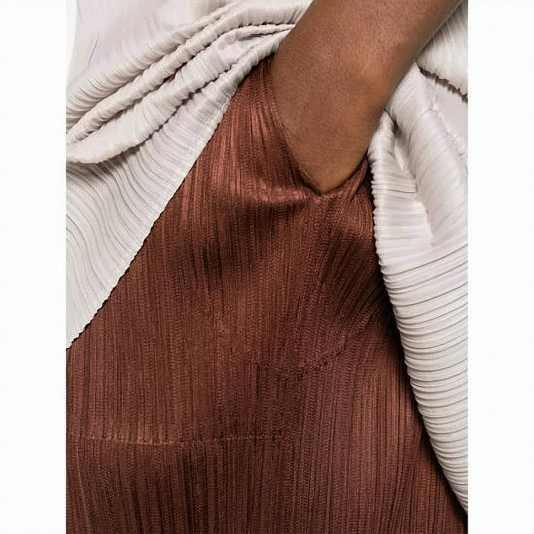 Wide-Leg Cropped Pants with Pleated Texture
