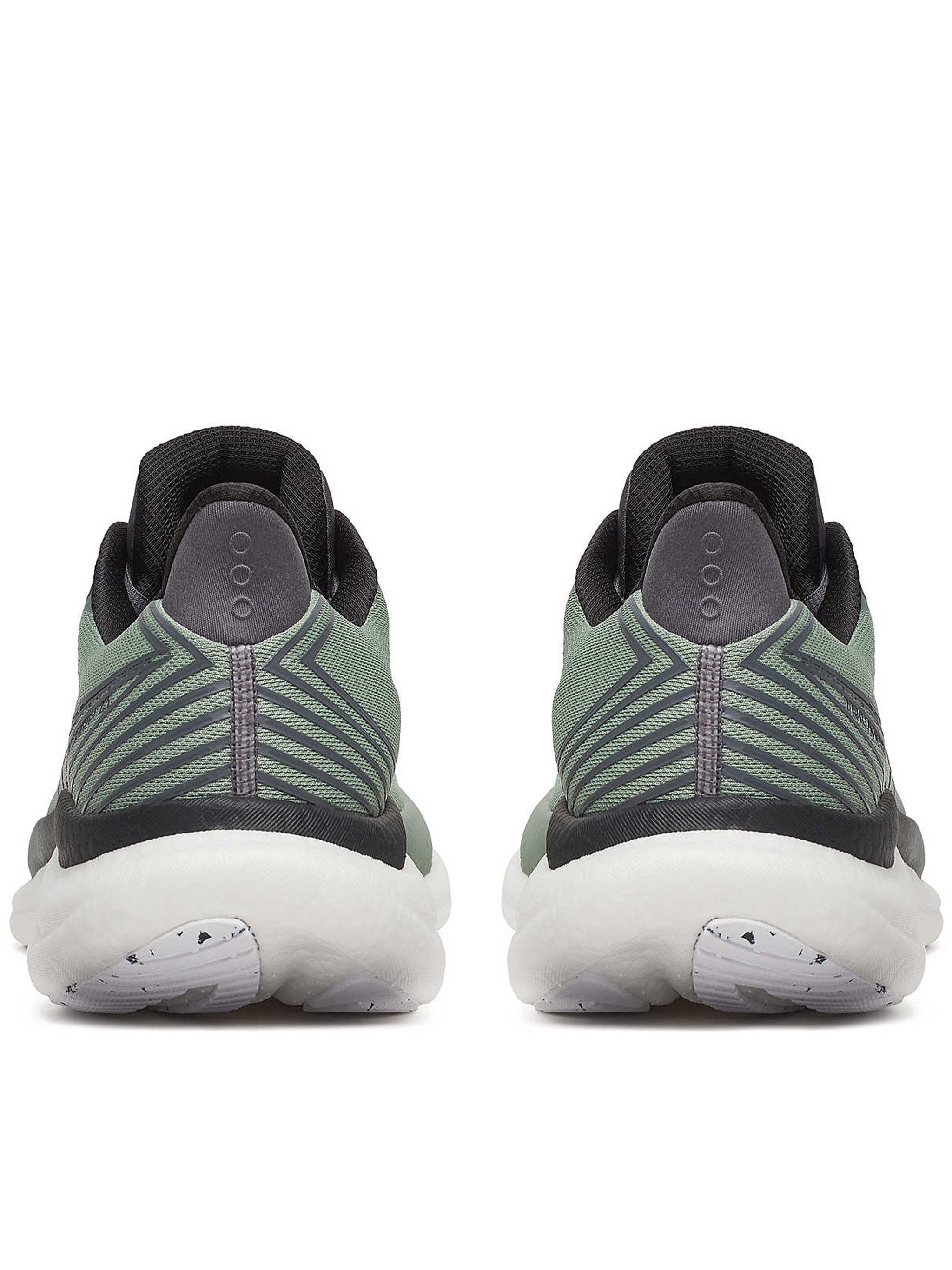 Streamlined Athletic Sneakers with Breathable Mesh Upper