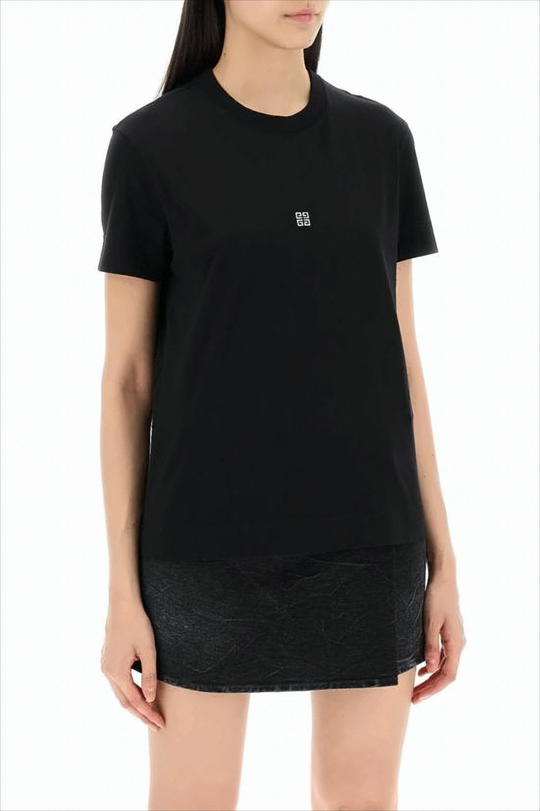 Minimalist Short-Sleeve Black T-Shirt with Subtle Logo