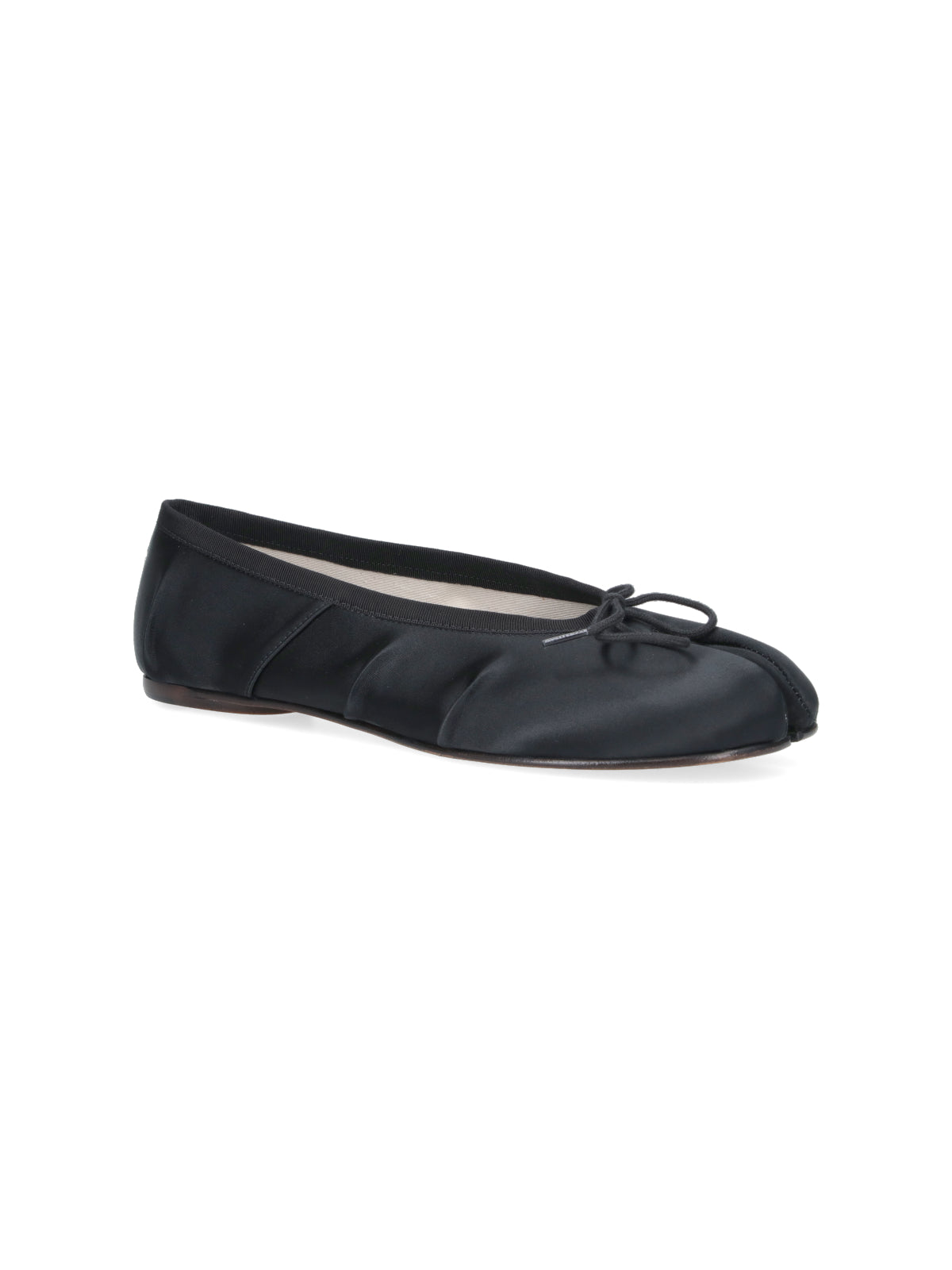 Minimalist Black Flats With Rounded Toe And Low-Profile Sole
