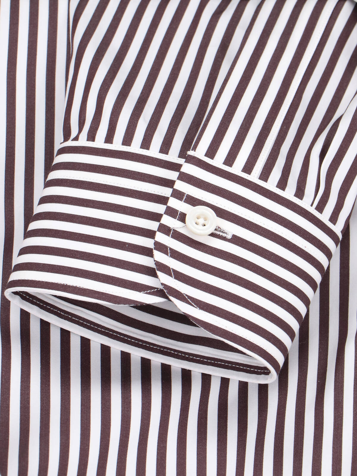 Tailored Shirt with Subtle Sheen – Brown