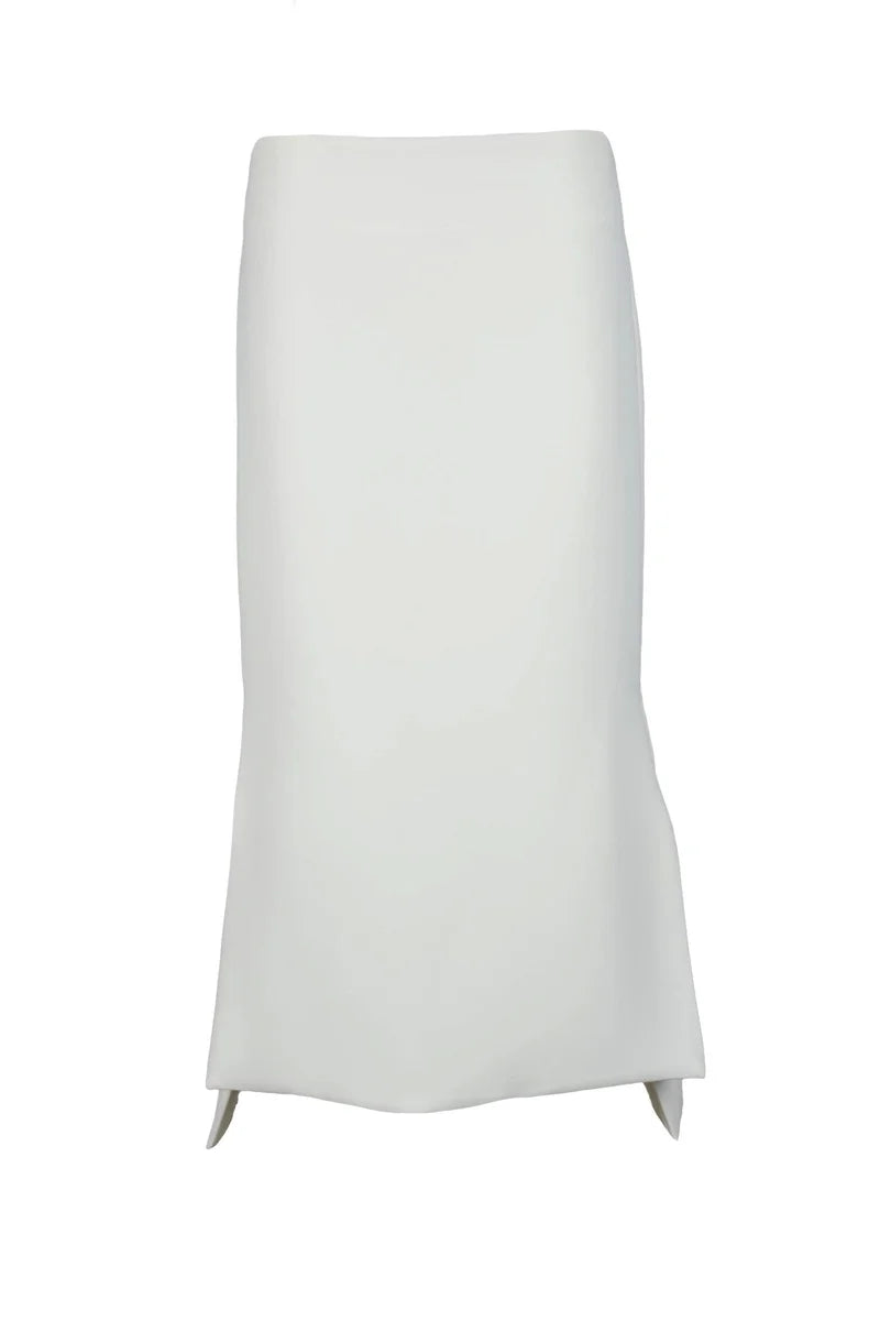 Long White Skirt and Elegant Silhouette