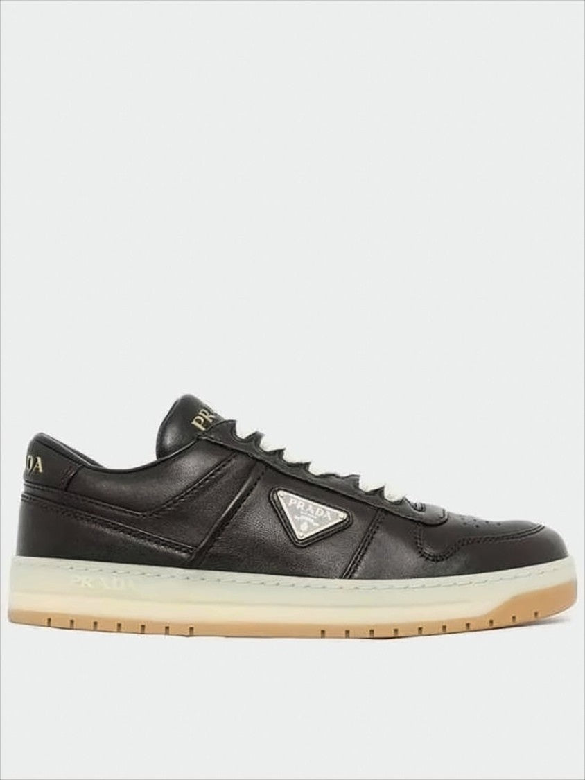 Low-Top Black Lambskin Sneakers With Contrasting Beige Sole
