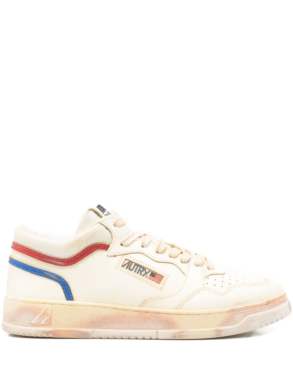 Vintage-Inspired Low-Top Sneakers With Red