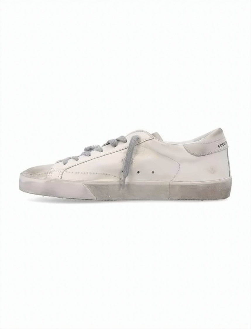 Distressed White Leather Low-Top Sneakers With Vintage Aesthetic