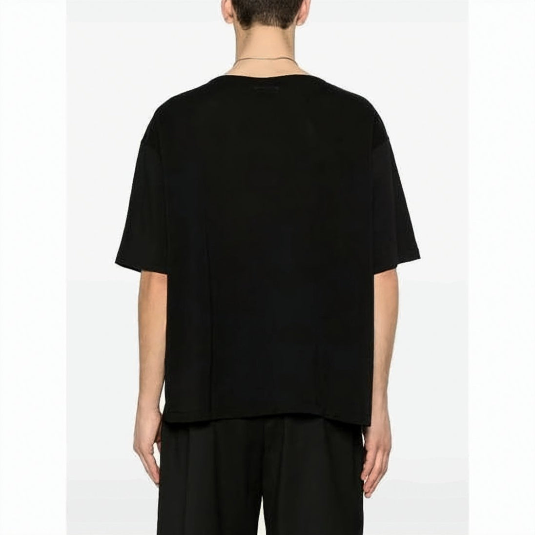 Minimalist Lightweight Black T-Shirt with Round Neckline
