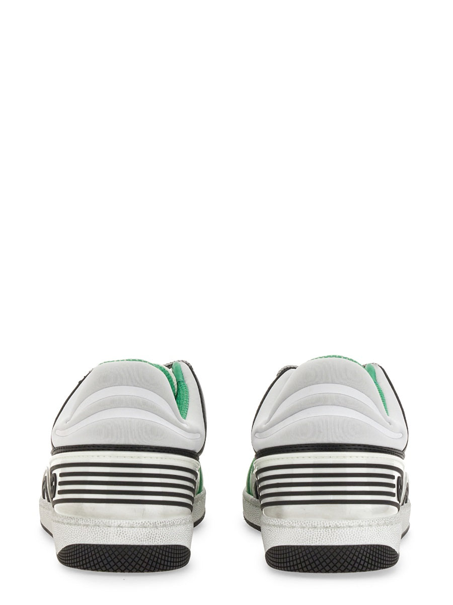 Sleek Casual White Sneaker with Modern Silhouette