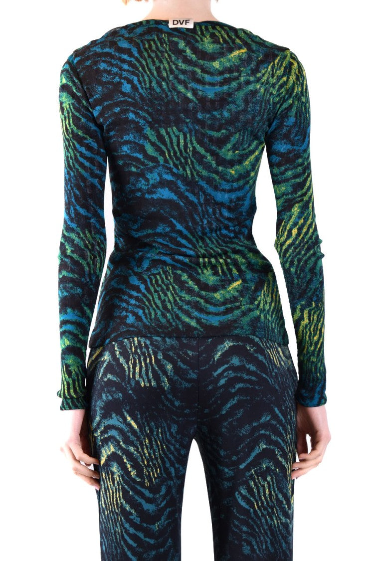 Long Sleeve Sweater With Unique Textured Pattern And Comfortable Fit