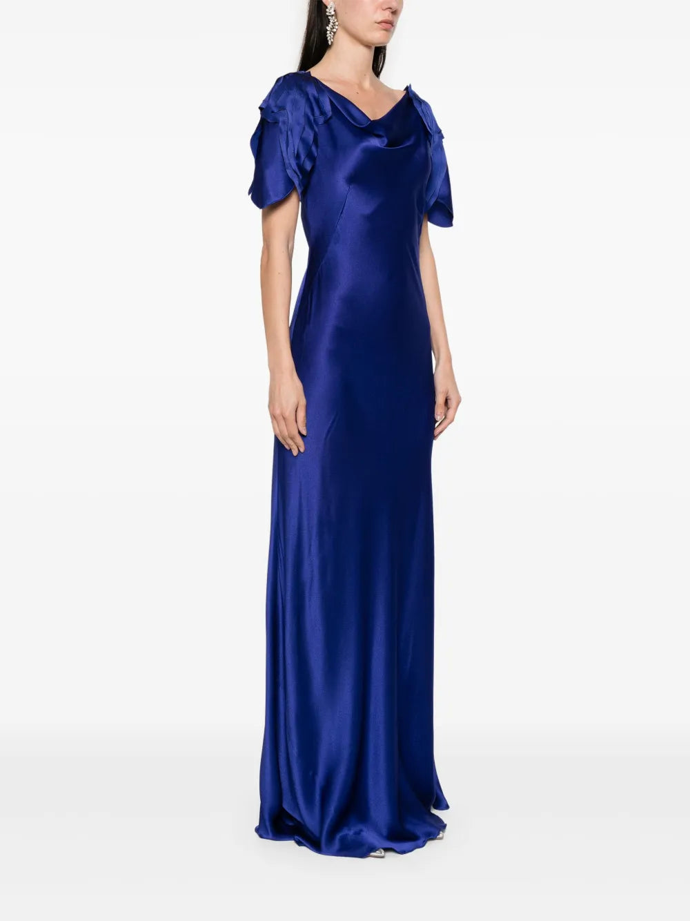 Flowing Silhouette Dress with Refined Design