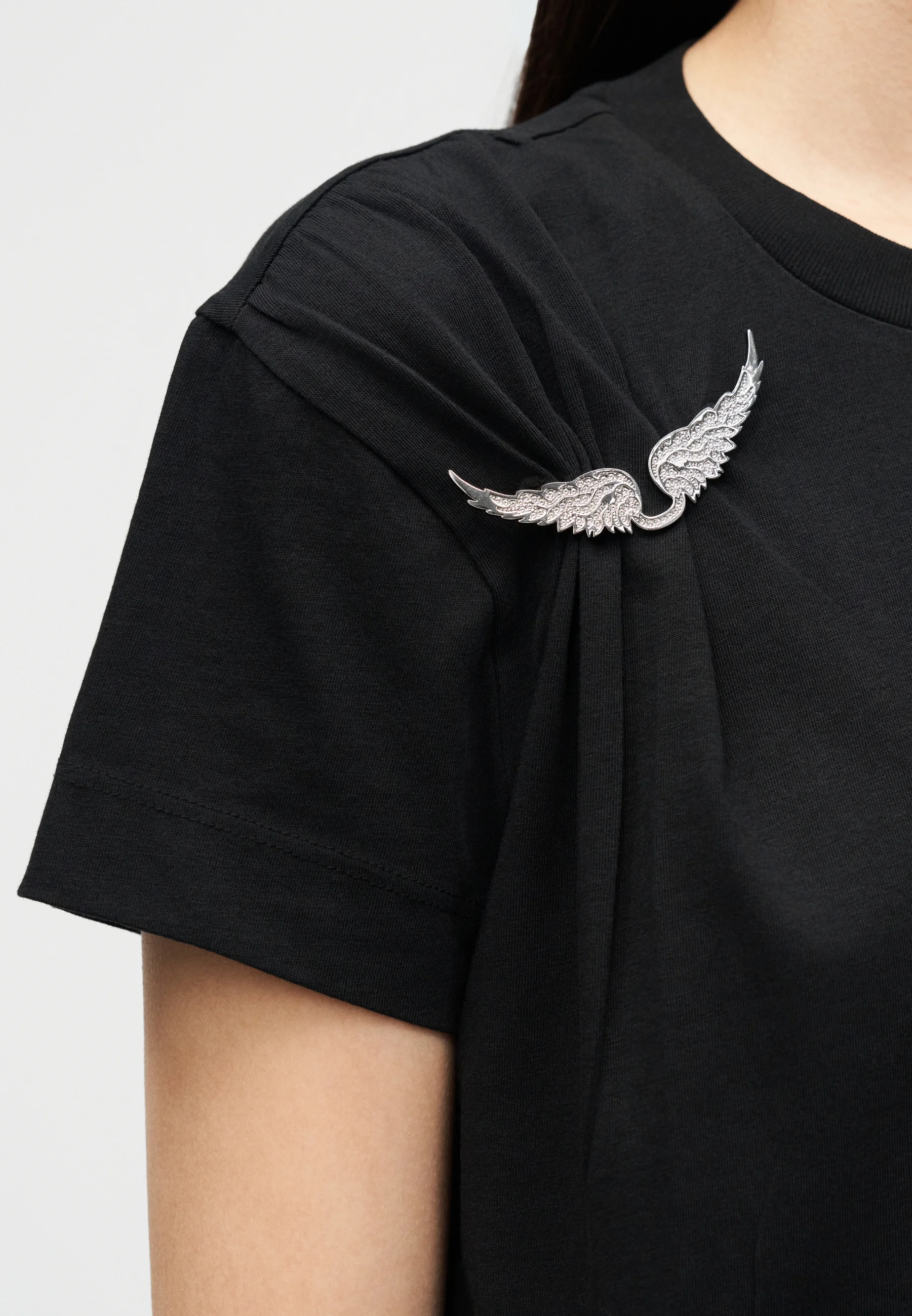 Short-Sleeved T-Shirt with Silver Wing Brooch Detail