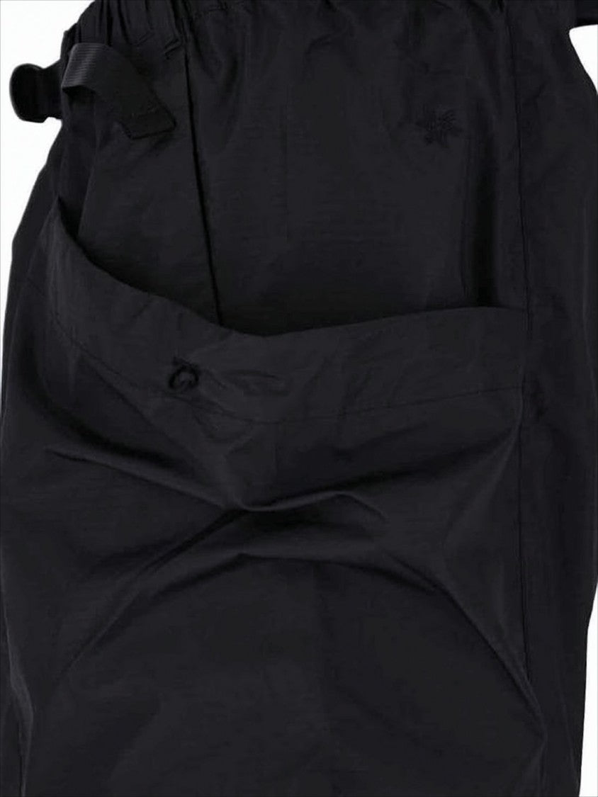 Relaxed Fit Black Shorts With Functional Pockets