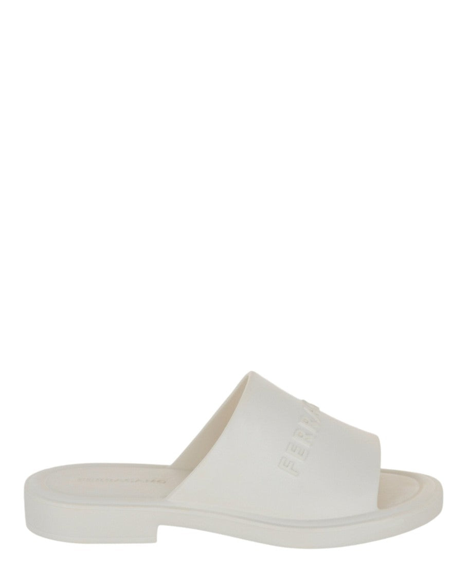 Giuneva Logo Embossed Slides