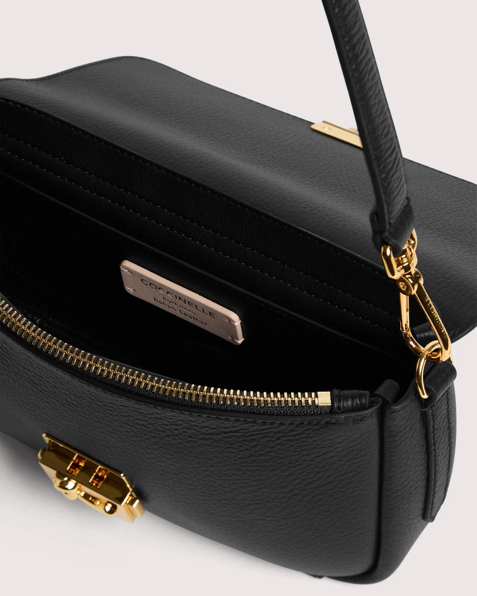 C-Me Lock Medium Bag In Black