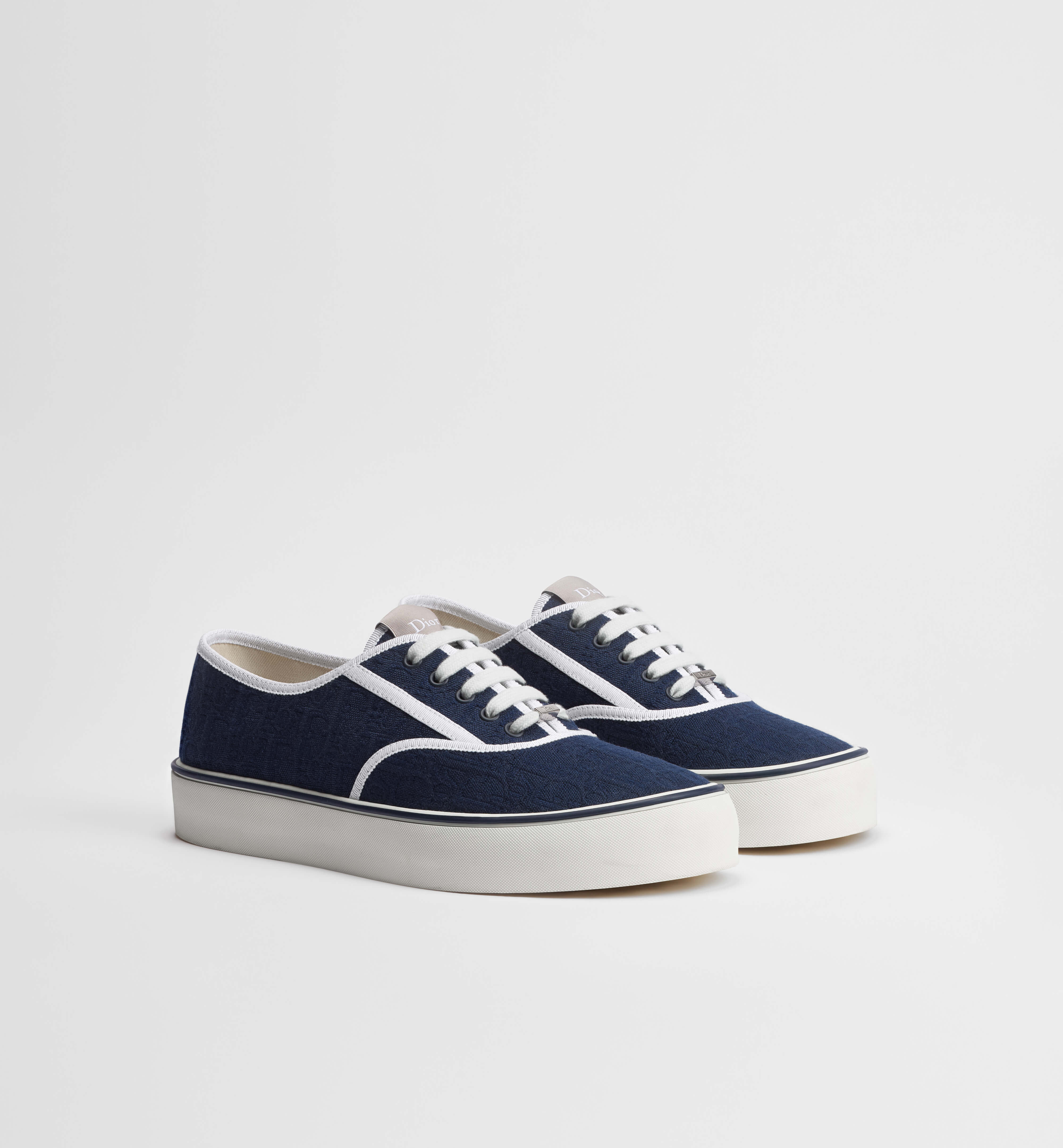 Low-Top Navy Sneaker With Textured Upper And White Accents