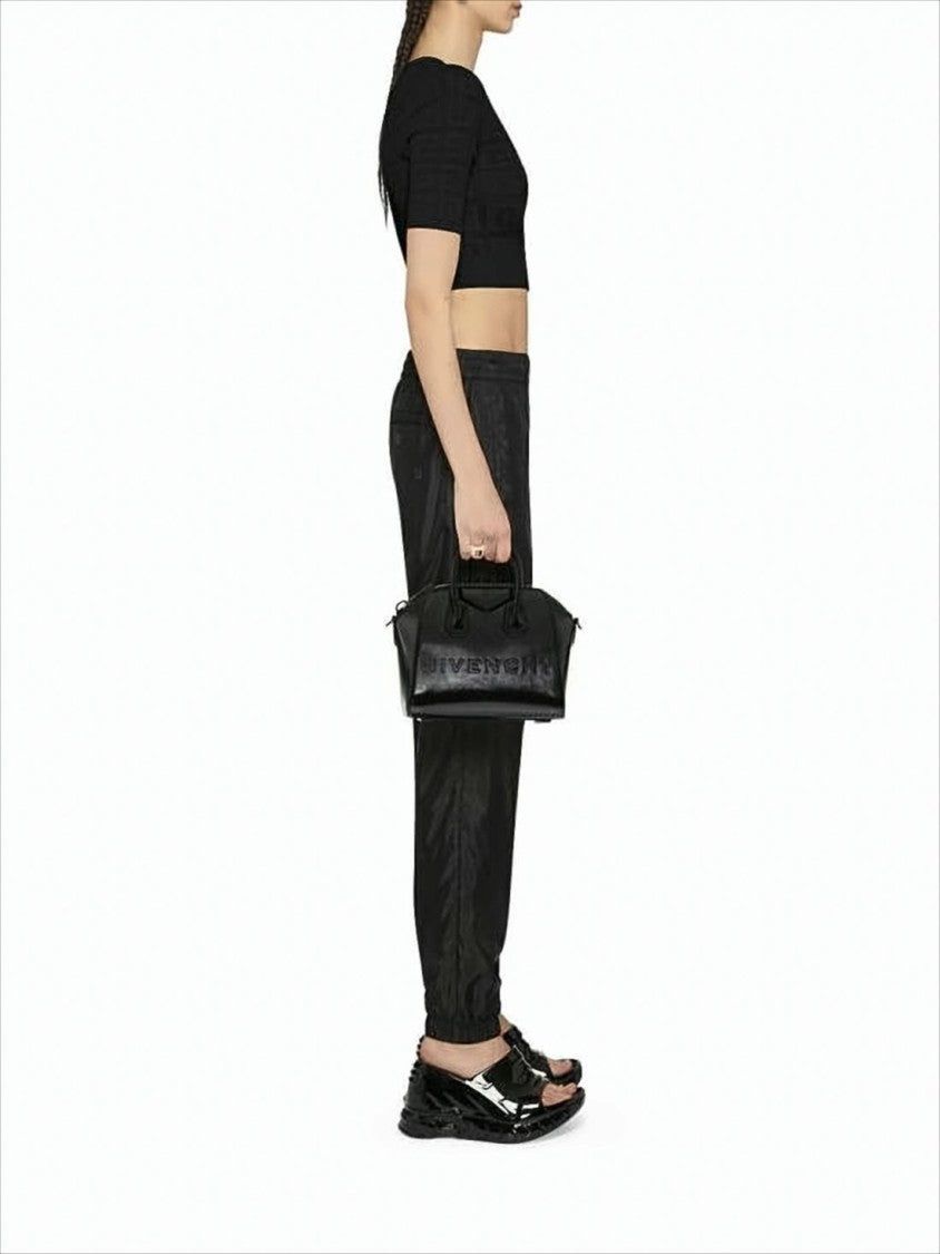 Textured Black Cropped Sweater with Fitted Silhouette