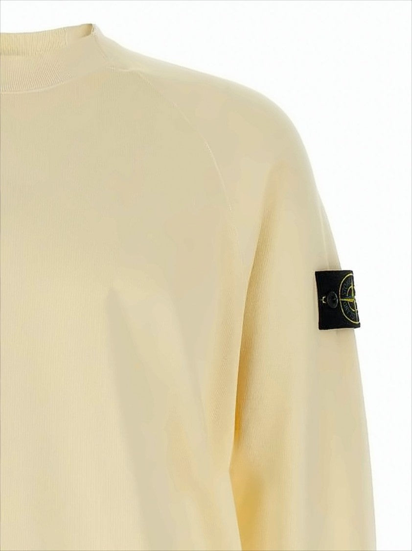 Relaxed Fit Long-Sleeve Crewneck Sweatshirt with Distinctive Patch Logo