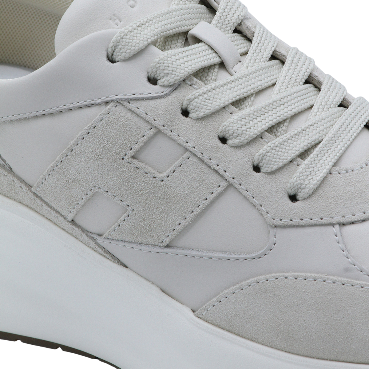 Sneakers With Sculpted White Sole