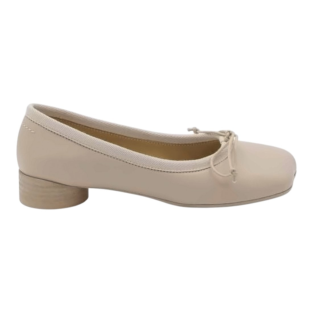 Smooth Leather Flats with Delicate Bow