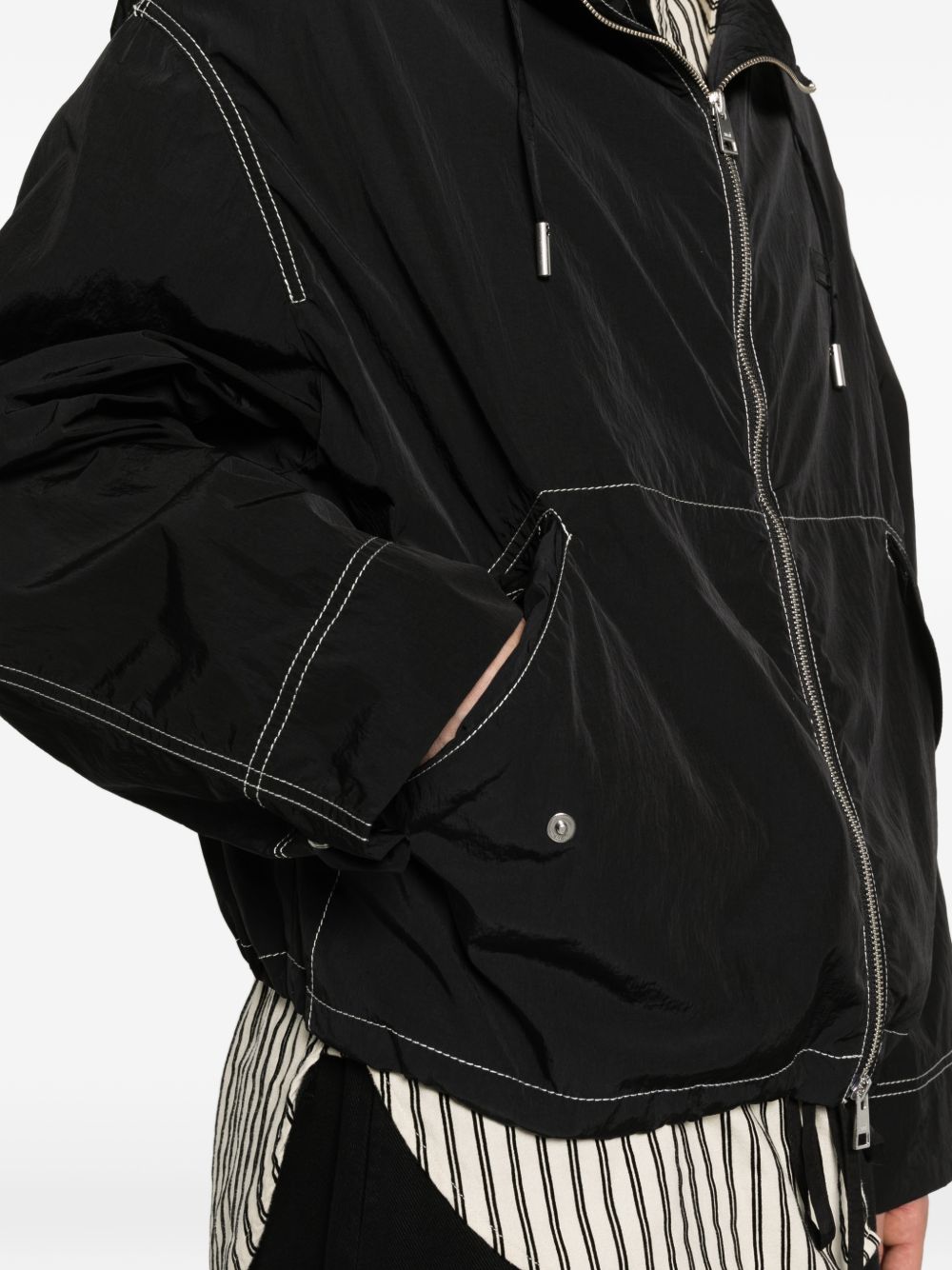 Boxy Cropped Jacket With Zipper Closure