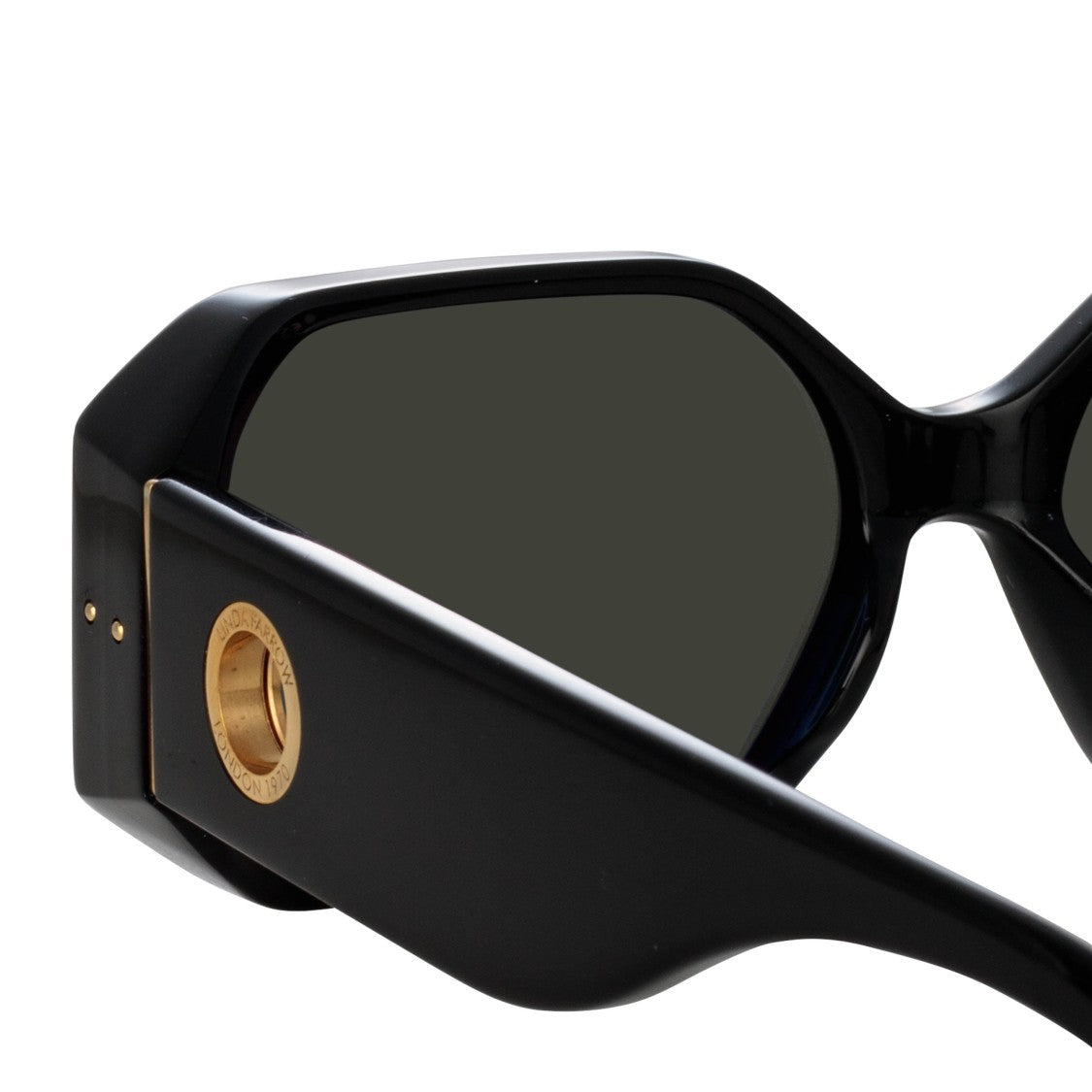 Bailey Angular Sunglasses In B